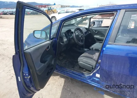 2010 Honda Fit z USA, uszkodzony, nr VIN JHMGE8H27AS004605